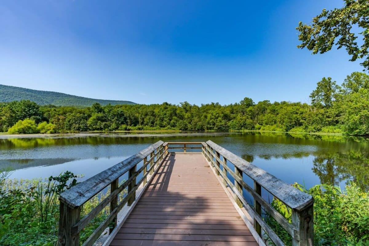 Modern Decor, Hot Tub, Fire Pit & River Access! 卢雷 外观 照片