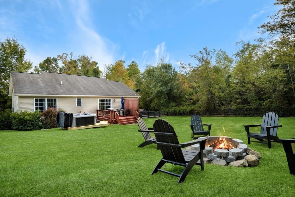 Modern Decor, Hot Tub, Fire Pit & River Access! 卢雷 外观 照片