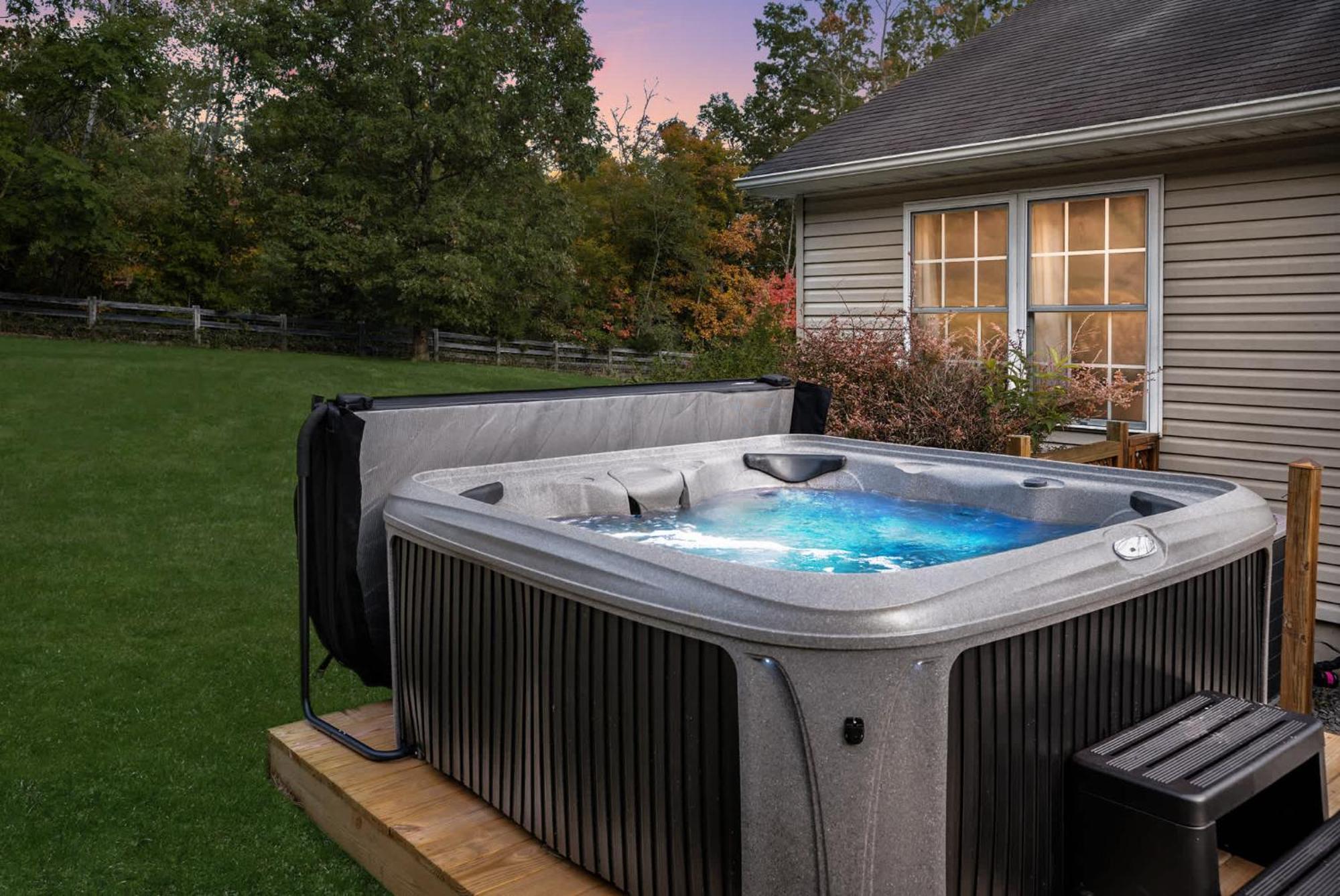 Modern Decor, Hot Tub, Fire Pit & River Access! 卢雷 外观 照片