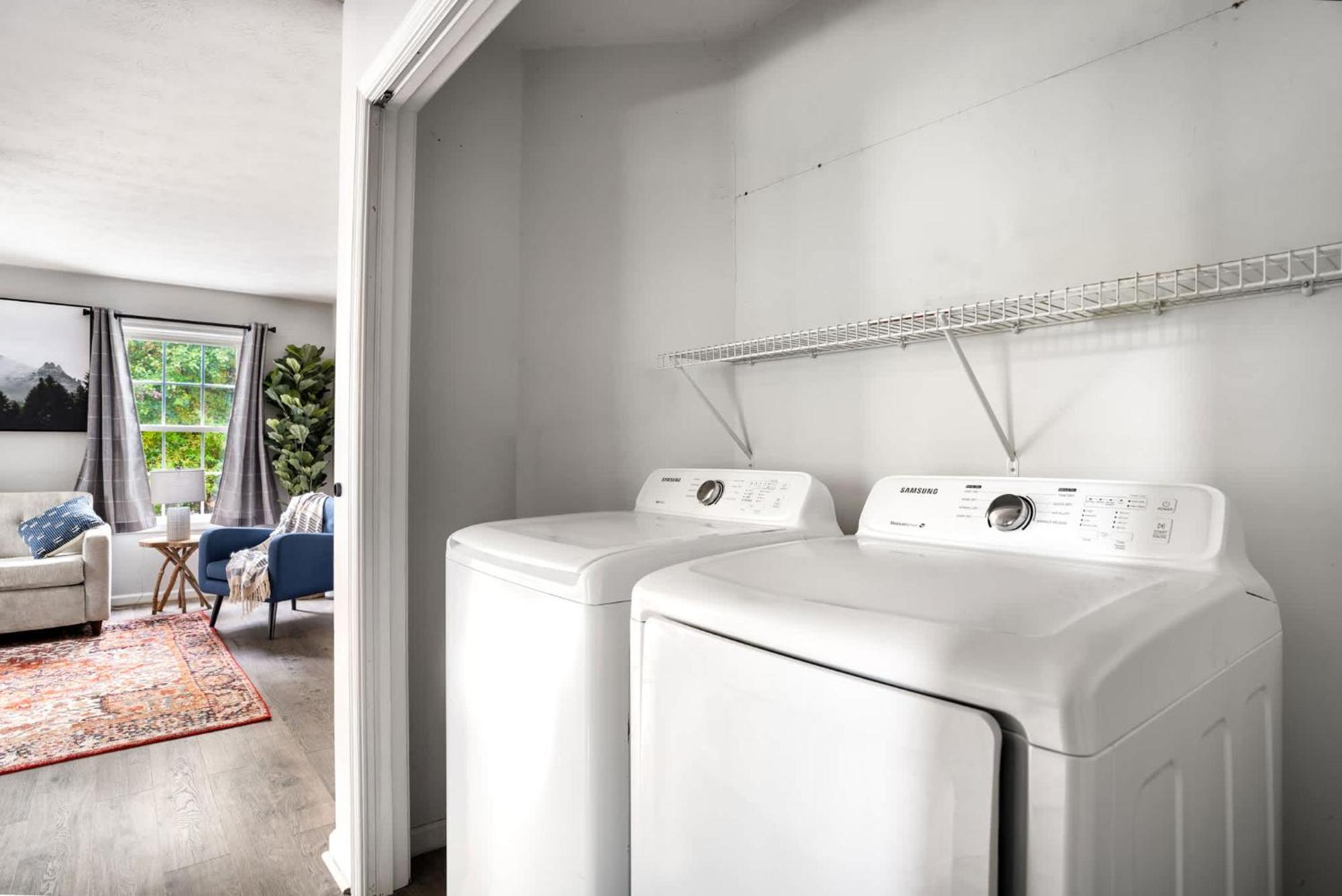 Modern Decor, Hot Tub, Fire Pit & River Access! 卢雷 外观 照片